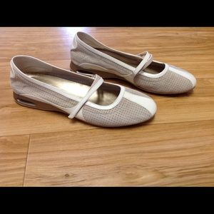 Cole Haan Nike Air Bria